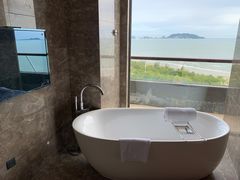 -三亚湾海居铂尔曼度假酒店