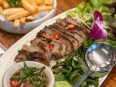 -Chom Cafe and Restaurant