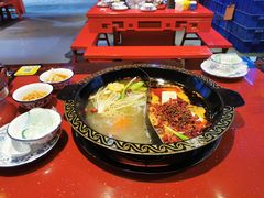 重庆经典鸳鸯锅底-重庆三峡火锅城(梅林店)