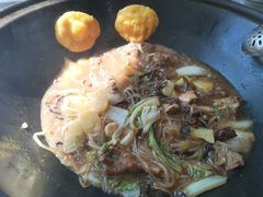-粘豆包柴火铁锅炖