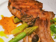 低温慢烤烟熏西班牙黑毛猪排-弦月窗LUNETTE BY AMANDA(复兴路店)