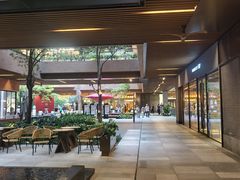 -瑞虹新天地月亮湾