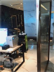 -罗亚帝造型·烫发染发