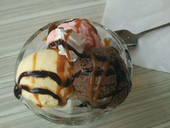 -必胜客(武汉欢乐谷店)
