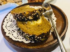 老肥粗粮面包配罗勒叶酱-程府宴(南长街四合院店)