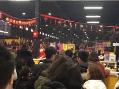 -嘿哟动霸CHUA·新潮玩运动娱乐中心·蹦床滑冰团建乐园