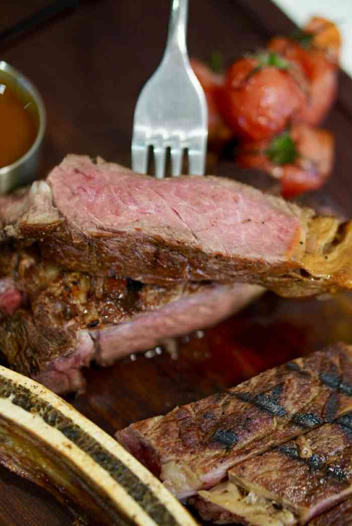 oui chef-"工作日中午大众点评团了一张团后打电话去店.