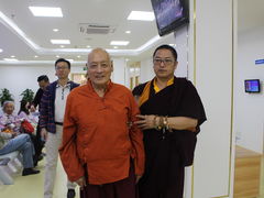 -上海和平眼科医院