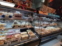 面包甜点陈列柜-盒马鲜生(财富中心店)