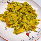 外公倾情呈献【槐花炒鸡蛋】