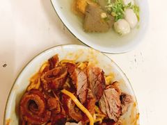-松树干拌面店