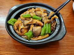 -胡子饮食店