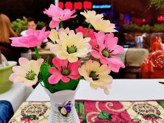 -刘姐啤酒鱼民族演艺餐厅(西街总店)