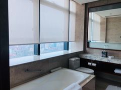 -上海龙之梦万丽酒店