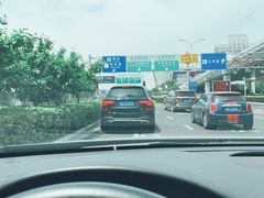 -虹桥火车站-停车场