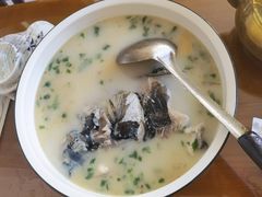 -美顺香食府鱼头老店(雪野湖店)