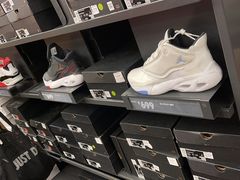 -NIKE上海青浦优选体验店