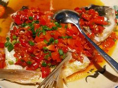 老坛剁椒蒸鲜活鱼头-老湘村·湖南土菜(天河维多利店)