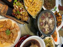 -老码头黑皮肘子锅包肉熏酱水饺(文政街店)