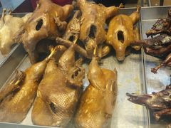 -狗撵鸭(泰山公寓店)