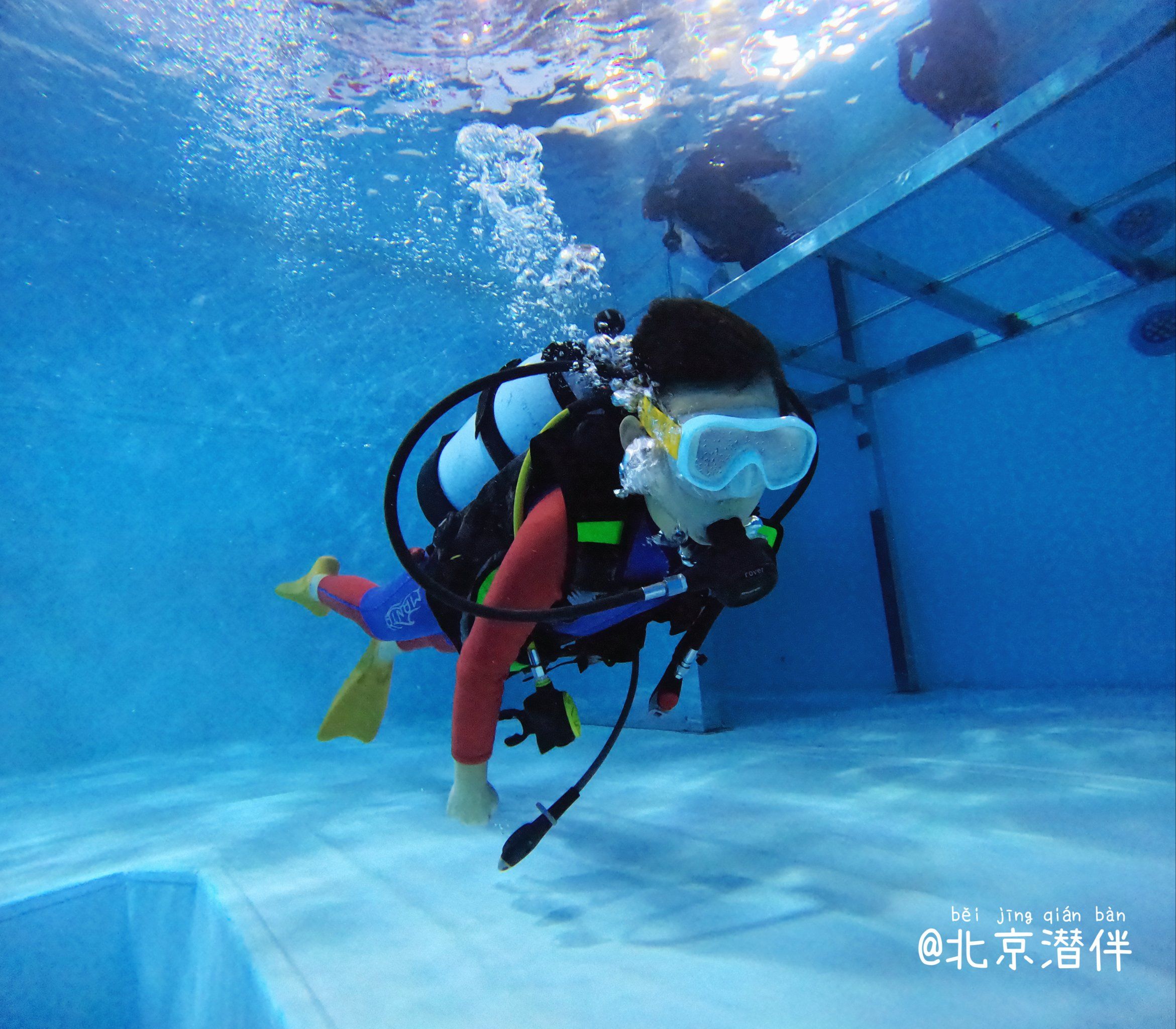 9岁的小潜水员,越来越有样了,小学三年级学生,成为全班的闪亮明星