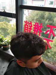 -镁连社·美联社