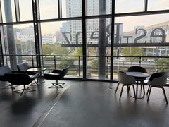 -杭州中升之星奔驰4S店(滨江店)