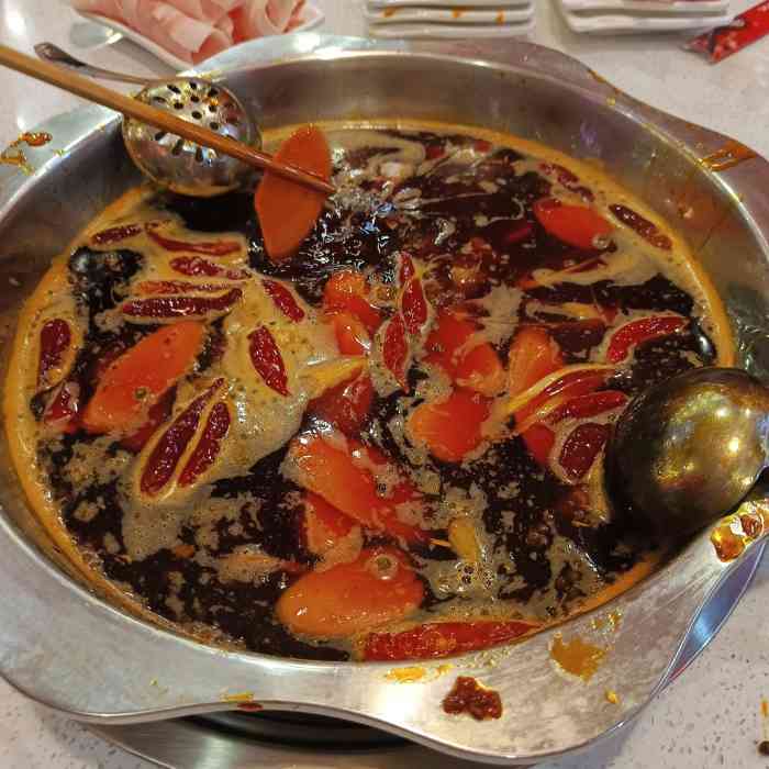 重庆二娃火锅-"是东北老板开的重庆火锅店哈哈哈哈这个老.