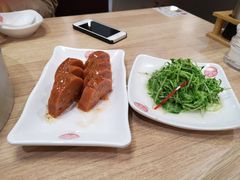 凉拌豆苗-老班长手工灌汤包老店(东山店)