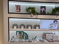 -J-Optical佳视明眼镜·蔡司视觉(青岛金茂览秀城店)