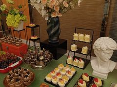 -广州万富希尔顿酒店·感趣自助餐厅·金秋蟹宴生蚝海鲜刺身