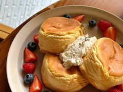 莓果奶油芝士舒芙蕾松饼-UPPER KITCHEN(延安路店)