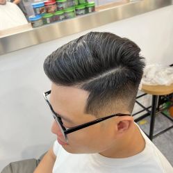 -15C7 男士理发馆 烫染专业店