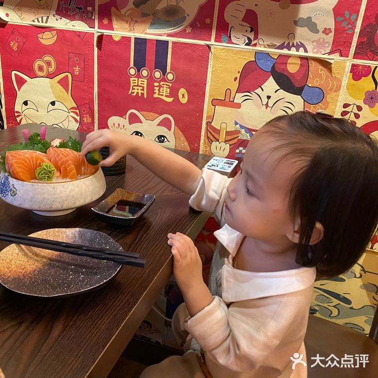 太热了又拿来冰水降温，也没有不耐烦