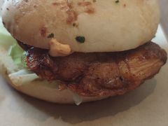 招牌秘制鸡腿堡-必胜客(华邦银泰店)