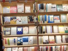 -猫的天空之城概念书店(杭州南宋御街店)