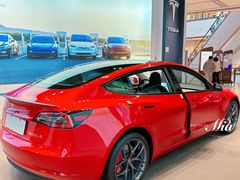 -TESLA 特斯拉(上海太古汇体验店)