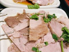 -亮亮面馆(经六路店)