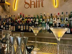 餐具摆设-Shift cocktail bar鸡尾酒吧