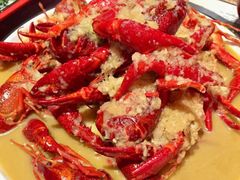 特色蒜香龙虾-虾弄弄海派小龙虾·牛羊蝎子火锅