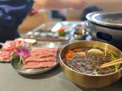-围炉肉舍•炭烤活鳗•丹东海鲜烤肉(步行街店)
