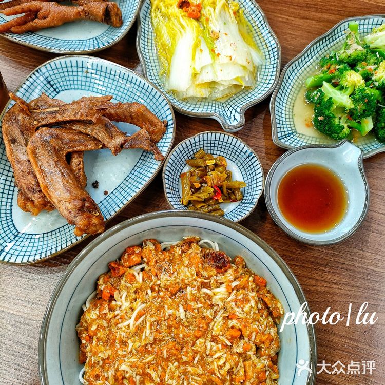 青岛首家蟹满楼蟹黄面🍜落户台东啦[加油]