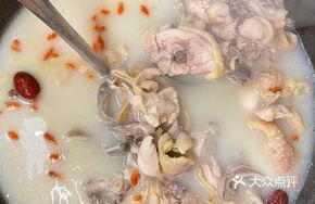 Peppered Pig's Stomach and Chicken Soup