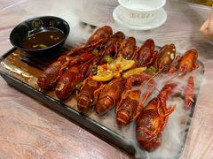 -肥肥虾庄·金牌油焖大虾(汉口城市广场店)