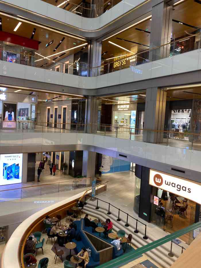 中海环宇荟购物中心-"新开的商场,地理位置守着地铁口,交通很方.