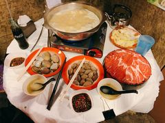 -鲜入围煮花胶鸡海鲜火锅