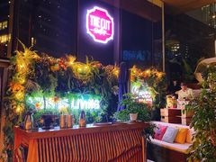 等位区-THE CUT Rooftop顶楼牛排餐吧(环贸iapm店)