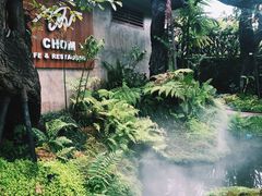 -Chom Cafe and Restaurant