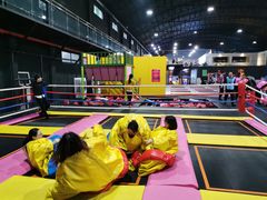 -嘿哟动霸CHUA·新潮玩运动娱乐中心·蹦床滑冰团建乐园