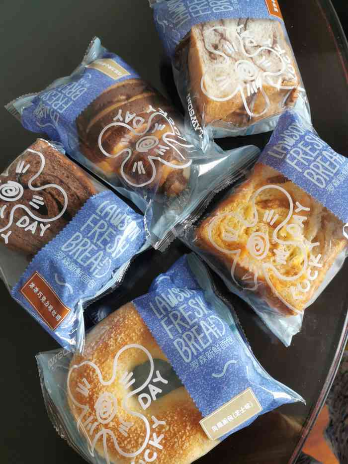 罗森lawson(复地四季广场店)-"又来打卡罗森便利店的甜品啦啦啦!